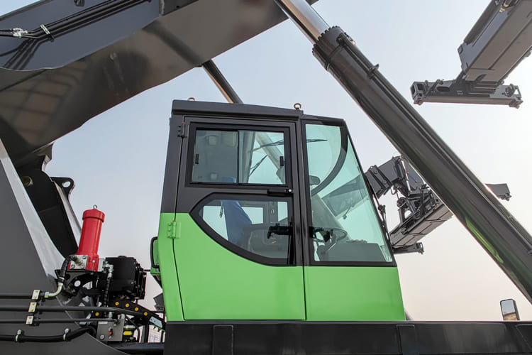 XCMG Reach Stacker Price for Sale in Guyana - Chariot porte-conteneur: photos 4 XCMG Reach Stacker Price for Sale in Guyana - Chariot porte-conteneur: photos 4