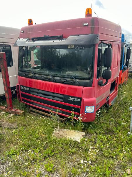 DAF XF105-510 Rouge Grenat - Cabine pour Camion: photos 1 DAF XF105-510 Rouge Grenat - Cabine pour Camion: photos 1