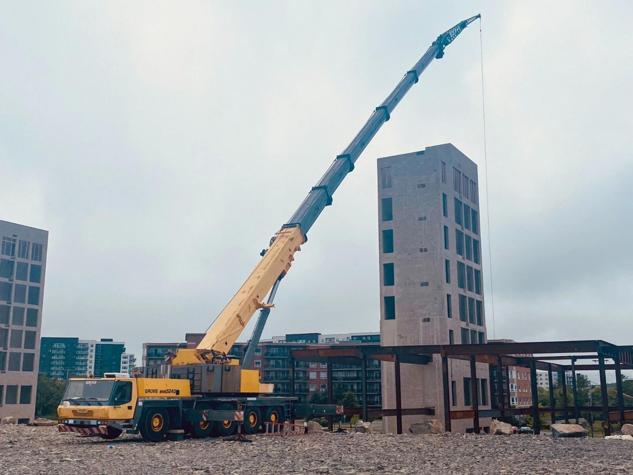 Grove Grove GMK 5200 - Grue tout-terrain: photos 1 Grove Grove GMK 5200 - Grue tout-terrain: photos 1