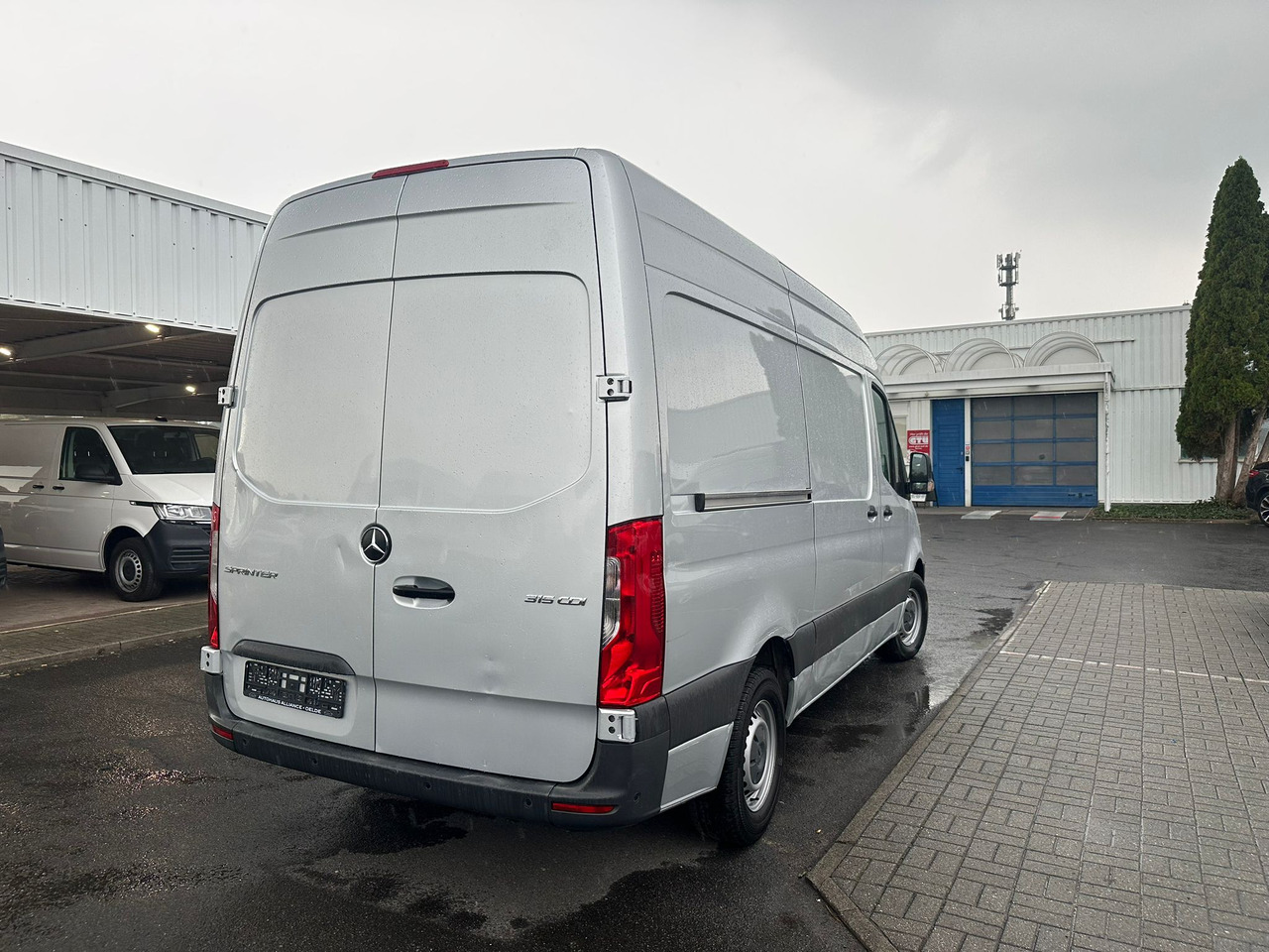 Mercedes Benz Sprinter - Fourgon utilitaire: photos 4 Mercedes Benz Sprinter - Fourgon utilitaire: photos 4