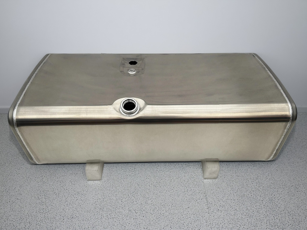 SCANIA - Réservoir de carburant: photos 1 SCANIA - Réservoir de carburant: photos 1