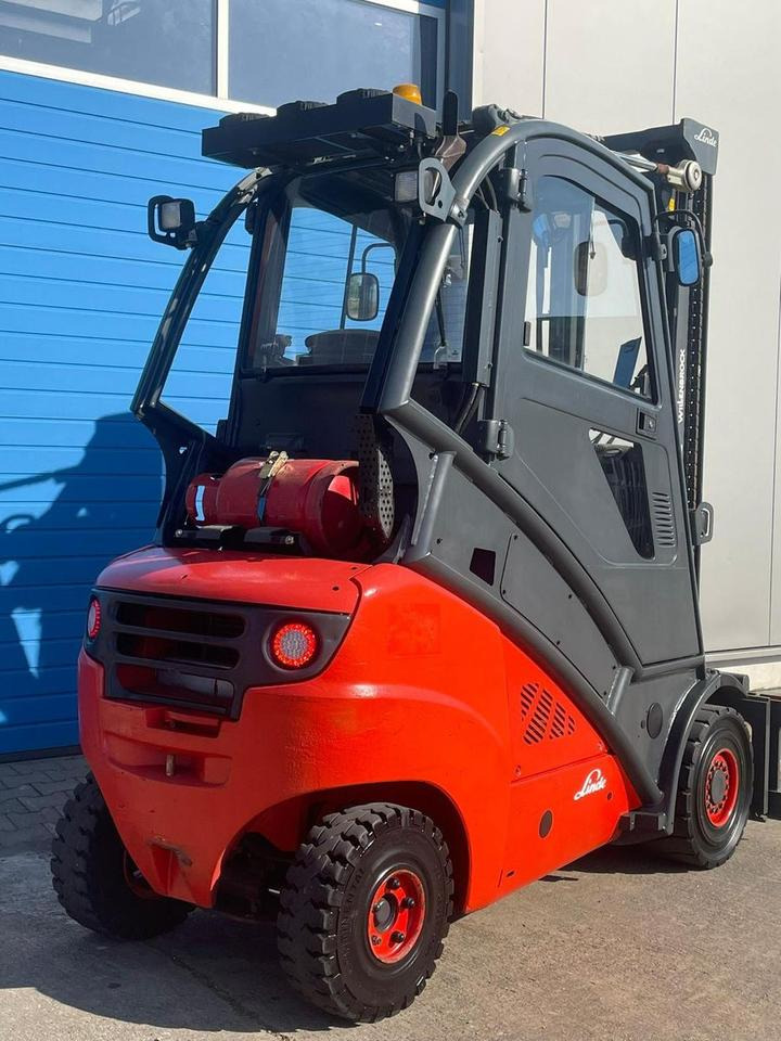 Linde H 35 T - 4745 h - Seitenschieber neu - - Chariot élévateur à gaz: photos 4 Linde H 35 T - 4745 h - Seitenschieber neu - - Chariot élévateur à gaz: photos 4