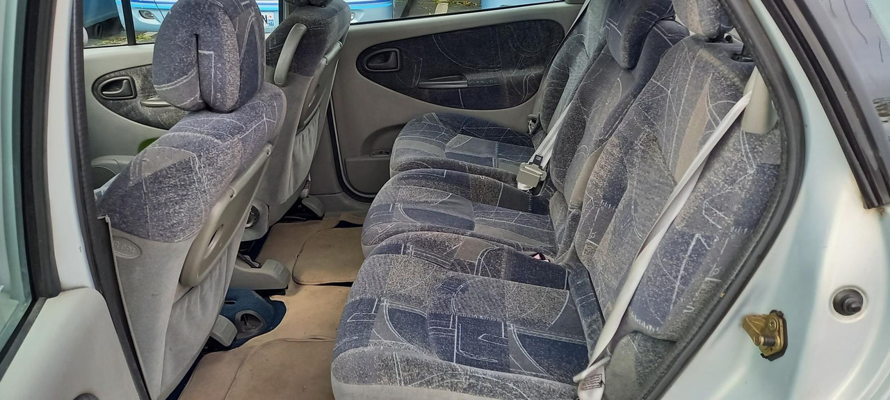 MEGANE ESSENCE (241) - Voiture: photos 5 MEGANE ESSENCE (241) - Voiture: photos 5