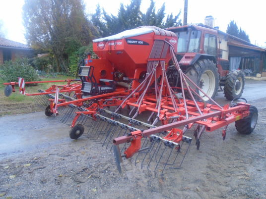Kuhn MEGANT 600 - Semoir: photos 3 Kuhn MEGANT 600 - Semoir: photos 3