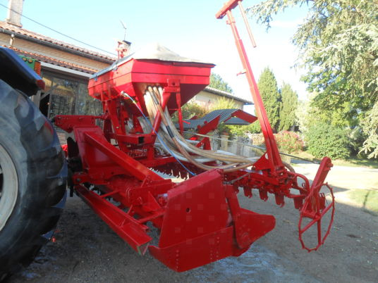 Kverneland DAS + Kverneland herse rotative - Combiné de semis: photos 4 Kverneland DAS + Kverneland herse rotative - Combiné de semis: photos 4