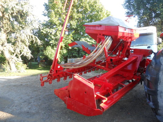 Kverneland DAS + Kverneland herse rotative - Combiné de semis: photos 3 Kverneland DAS + Kverneland herse rotative - Combiné de semis: photos 3