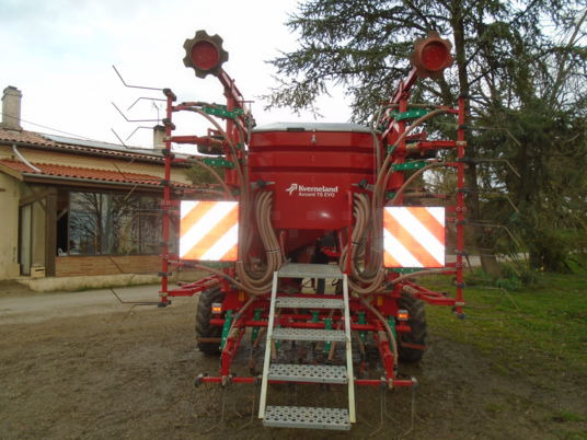 Kverneland TS EVO 6000 - Combiné de semis: photos 5 Kverneland TS EVO 6000 - Combiné de semis: photos 5