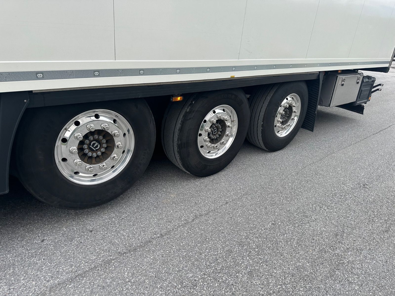 Krone SDR 27 Vector 1550 Doppelstock/Blumenbreit - Semi-remorque fourgon: photos 5 Krone SDR 27 Vector 1550 Doppelstock/Blumenbreit - Semi-remorque fourgon: photos 5