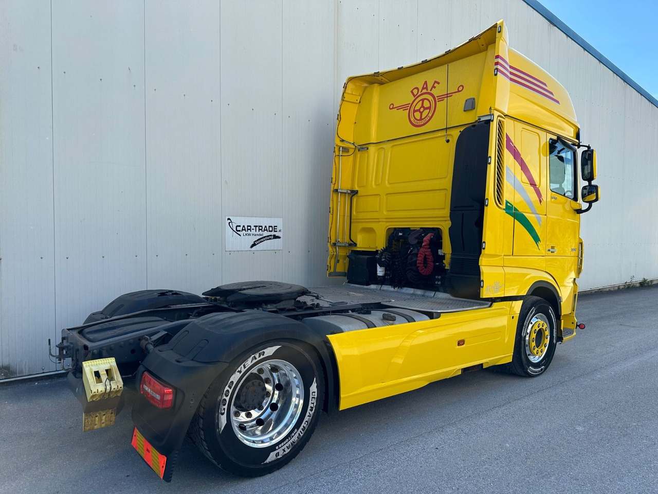 DAF XF 530 SSC Standklima Leder ALU Vollluft - Tracteur routier: photos 3 DAF XF 530 SSC Standklima Leder ALU Vollluft - Tracteur routier: photos 3