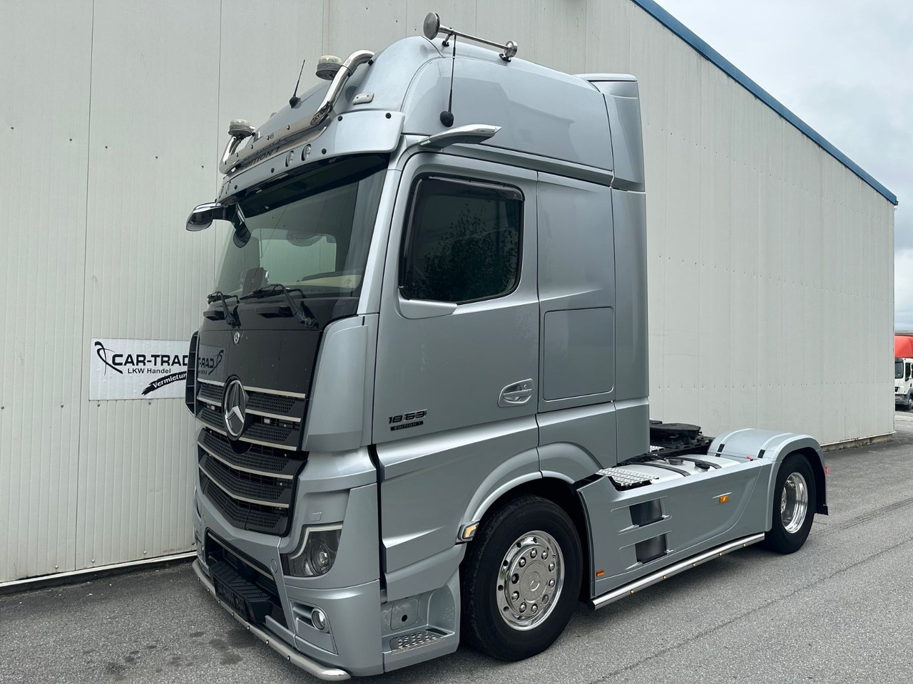 Mercedes-Benz 1963 Edition I 1of400 Vollausstattung - Tracteur routier: photos 1 Mercedes-Benz 1963 Edition I 1of400 Vollausstattung - Tracteur routier: photos 1