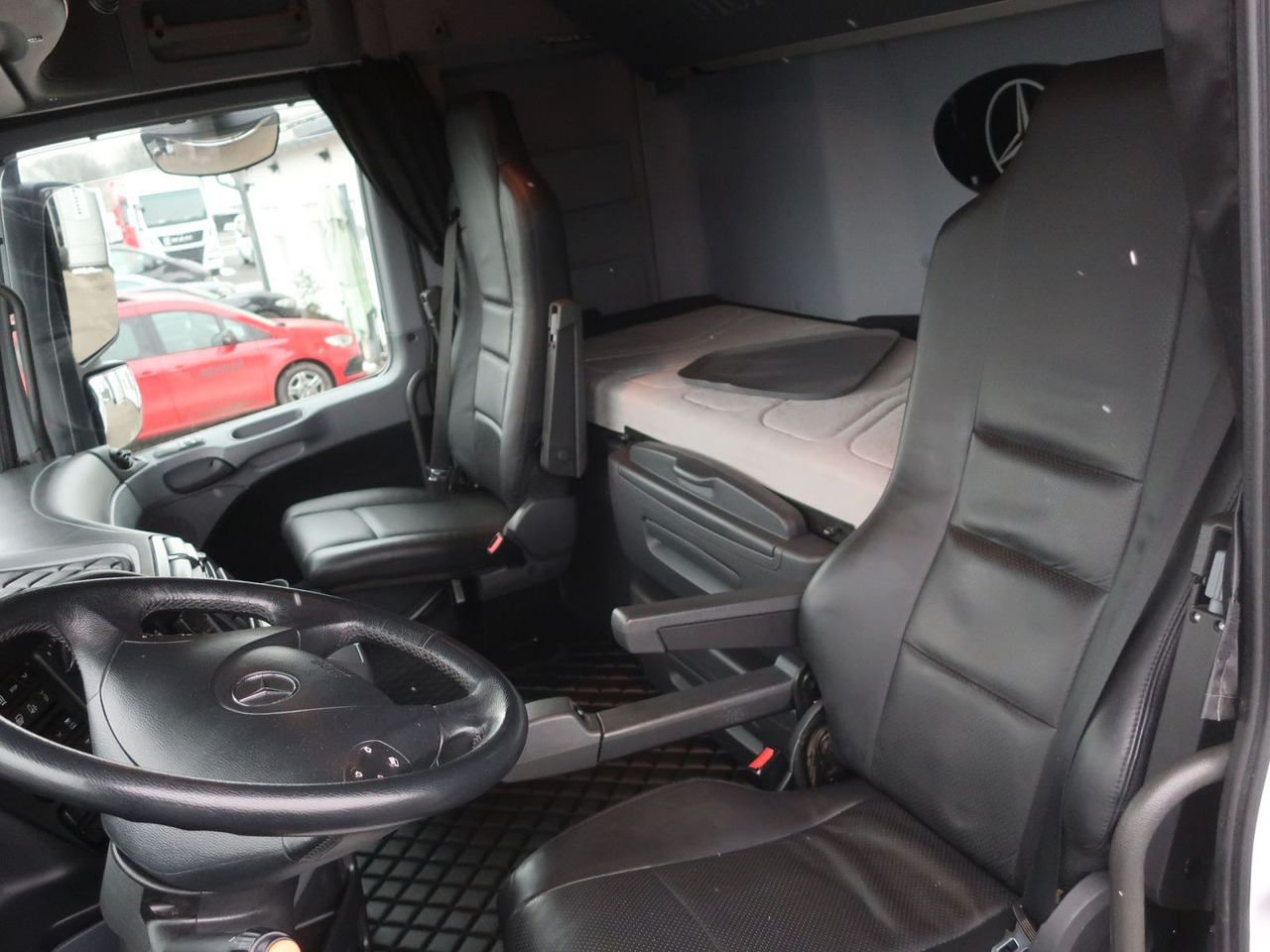 MERCEDES-BENZ 1860 LS Actros MP3 4x2 Vollluft - Tracteur routier: photos 2 MERCEDES-BENZ 1860 LS Actros MP3 4x2 Vollluft - Tracteur routier: photos 2