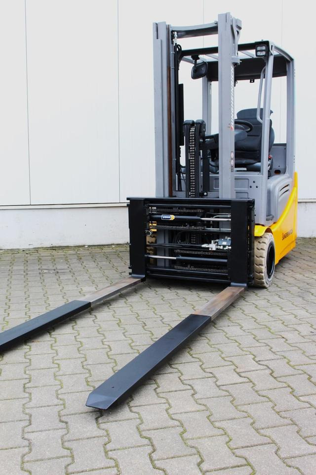 Chariot élévateur électrique JUNGHEINRICH EFG318k - 2017 - 3664Std.: photos 15 Chariot élévateur électrique JUNGHEINRICH EFG318k - 2017 - 3664Std.: photos 15