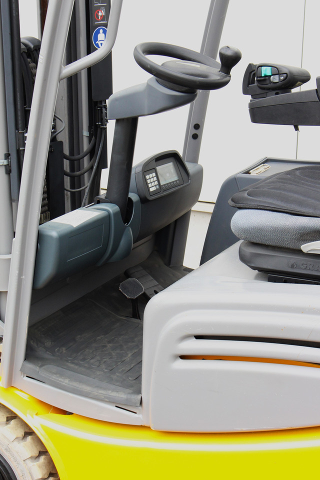 Chariot élévateur électrique JUNGHEINRICH EFG318k - 2017 - 3664Std.: photos 24 Chariot élévateur électrique JUNGHEINRICH EFG318k - 2017 - 3664Std.: photos 24