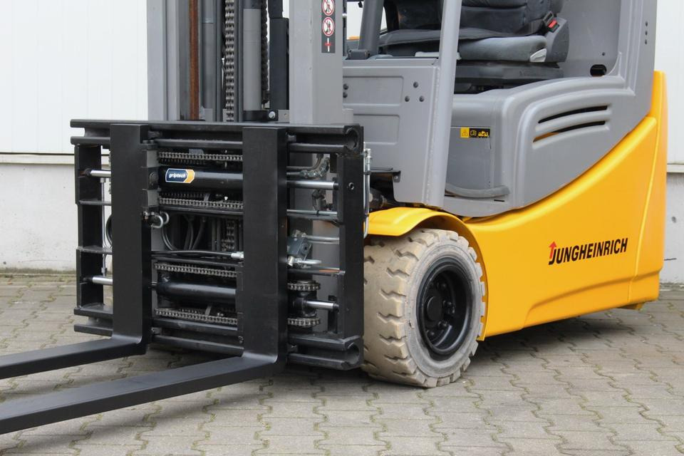 Chariot élévateur électrique JUNGHEINRICH EFG318k - 2017 - 3664Std.: photos 14 Chariot élévateur électrique JUNGHEINRICH EFG318k - 2017 - 3664Std.: photos 14