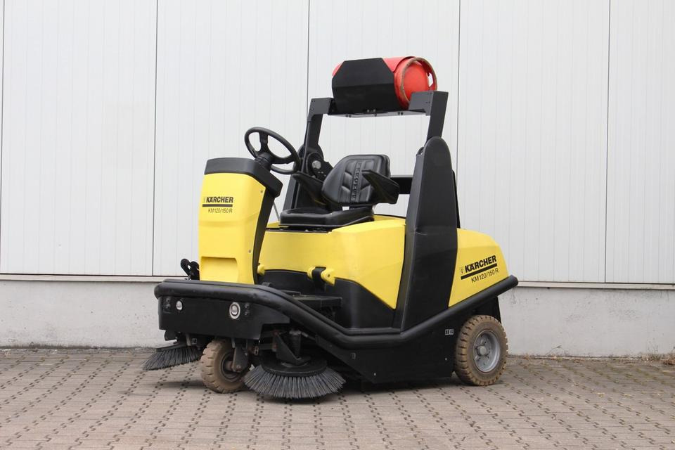 Kärcher KM120/150R LPG Aufsitz- Kehrsaugmaschine Kehrmaschine Gas - Balayeuse industrielle: photos 4 Kärcher KM120/150R LPG Aufsitz- Kehrsaugmaschine Kehrmaschine Gas - Balayeuse industrielle: photos 4