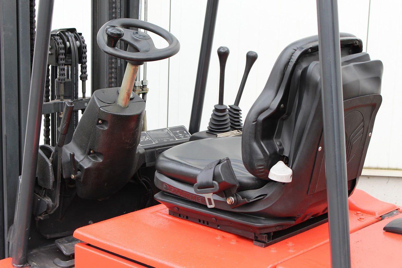 Chariot élévateur électrique LINDE E15Z-02 Triplex 4,7m: photos 23