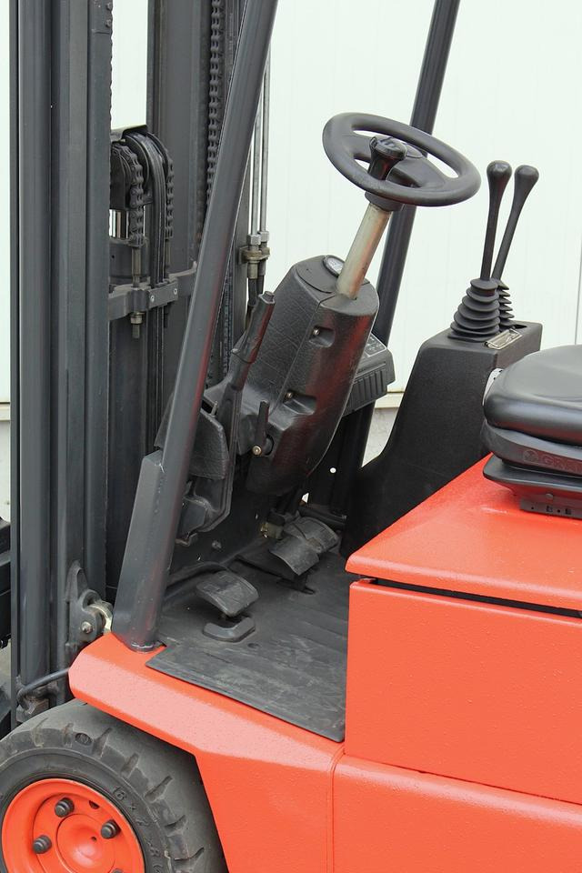 Chariot élévateur électrique LINDE E15Z-02 Triplex 4,7m: photos 7