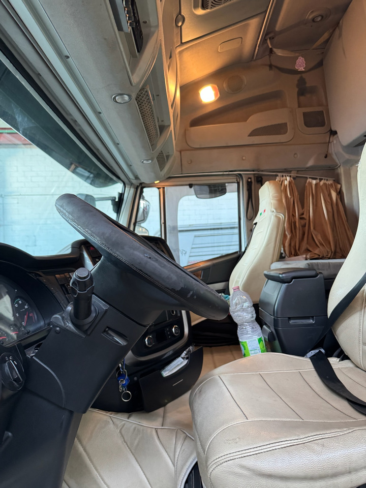 IVECO AS440T/P - Tracteur routier: photos 4 IVECO AS440T/P - Tracteur routier: photos 4