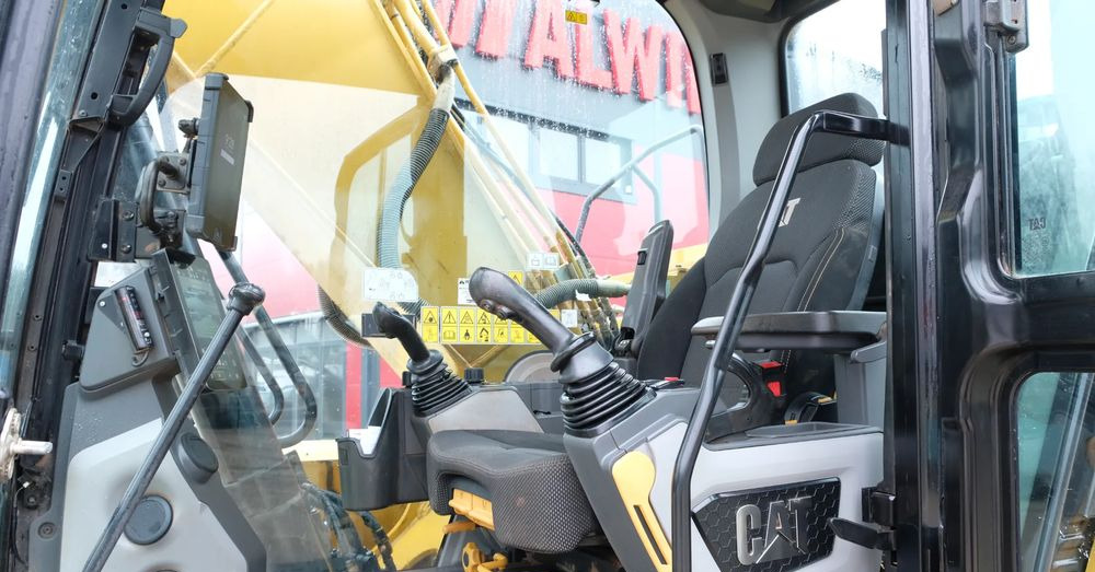 Pelle sur chenille Caterpillar 320 2D ADVANSE JAPAN MODEL 2020R: photos 8 Pelle sur chenille Caterpillar 320 2D ADVANSE JAPAN MODEL 2020R: photos 8