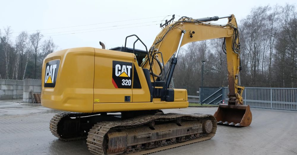Caterpillar 320 2D ADVANSE JAPAN MODEL 2020R - Pelle sur chenille: photos 2 Caterpillar 320 2D ADVANSE JAPAN MODEL 2020R - Pelle sur chenille: photos 2