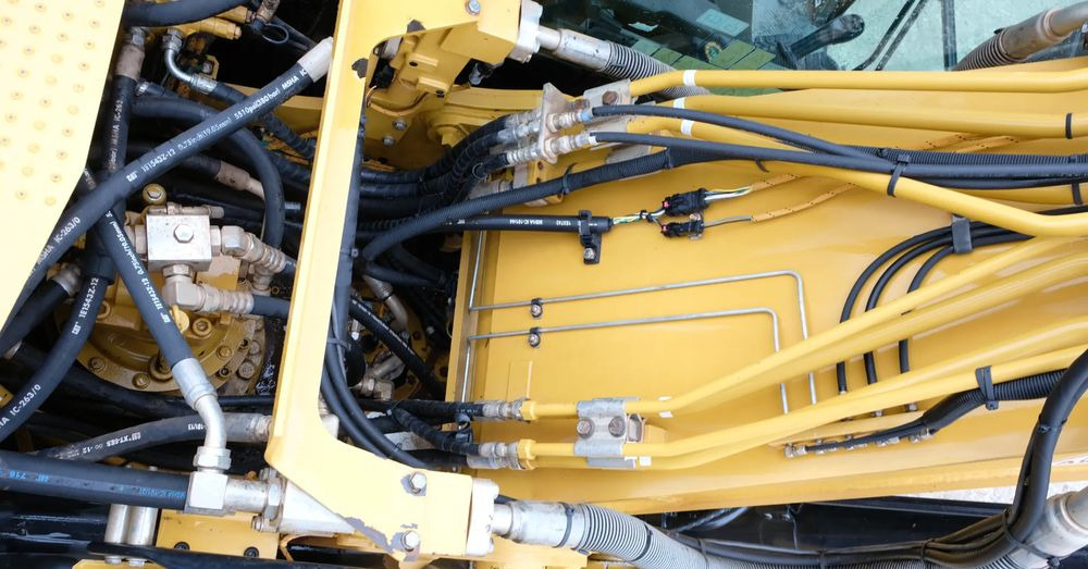 Caterpillar 320 2D ADVANSE JAPAN MODEL 2020R - Pelle sur chenille: photos 5 Caterpillar 320 2D ADVANSE JAPAN MODEL 2020R - Pelle sur chenille: photos 5