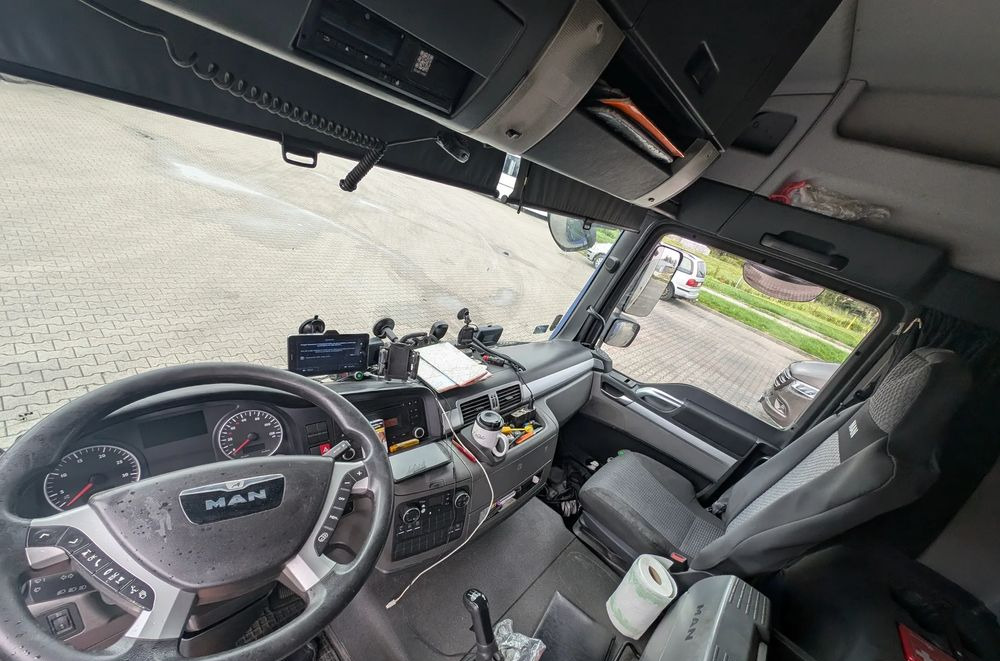 MAN TGL - Camion à rideaux coulissants: photos 3 MAN TGL - Camion à rideaux coulissants: photos 3