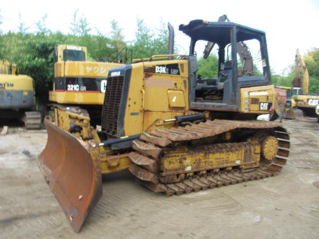 CAT D3K2 - Bulldozer: photos 1 CAT D3K2 - Bulldozer: photos 1