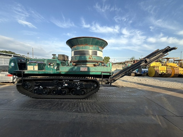 MOROOKA MC-2000 - Broyeur de végétaux: photos 2 MOROOKA MC-2000 - Broyeur de végétaux: photos 2