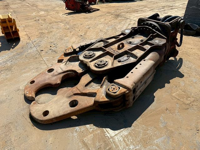 NPK SV-47X - Cisaille de démolition: photos 1 NPK SV-47X - Cisaille de démolition: photos 1