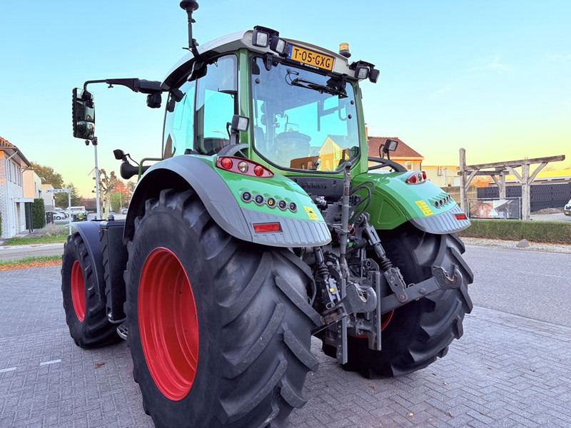 Fendt 724 S4 Profi Plus - Tracteur agricole: photos 3 Fendt 724 S4 Profi Plus - Tracteur agricole: photos 3