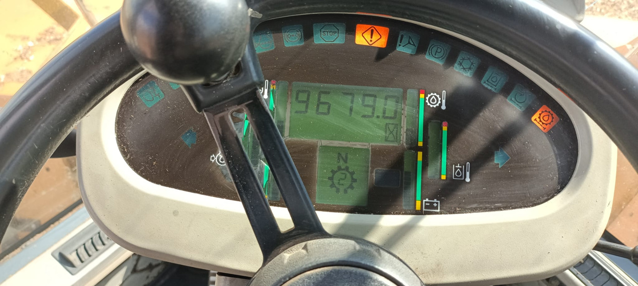 CASAE 812C - Chargeuse sur pneus: photos 3 CASAE 812C - Chargeuse sur pneus: photos 3