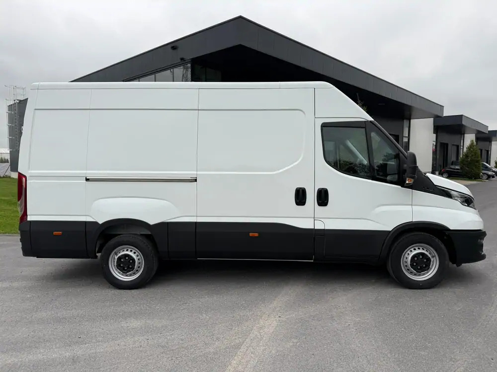 Iveco Daily 35-140 *L2H2*DISPO DE STOCK*Airco*Cruise control - Fourgon utilitaire: photos 3 Iveco Daily 35-140 *L2H2*DISPO DE STOCK*Airco*Cruise control - Fourgon utilitaire: photos 3