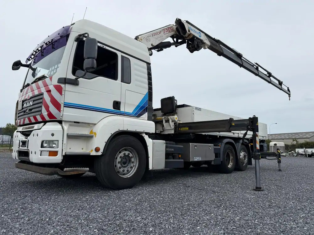 MAN TGA 26.400 *FASSI 31 TM*6EXTENSIONS*WINCH*REMOTE*BDF BOX - Camion plateau, Camion grue: photos 1 MAN TGA 26.400 *FASSI 31 TM*6EXTENSIONS*WINCH*REMOTE*BDF BOX - Camion plateau, Camion grue: photos 1