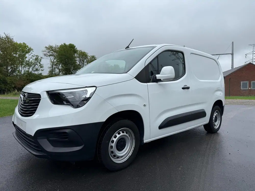 Opel Combo *102 cv*53600 km*Apple Car Play - Fourgonnette: photos 1 Opel Combo *102 cv*53600 km*Apple Car Play - Fourgonnette: photos 1