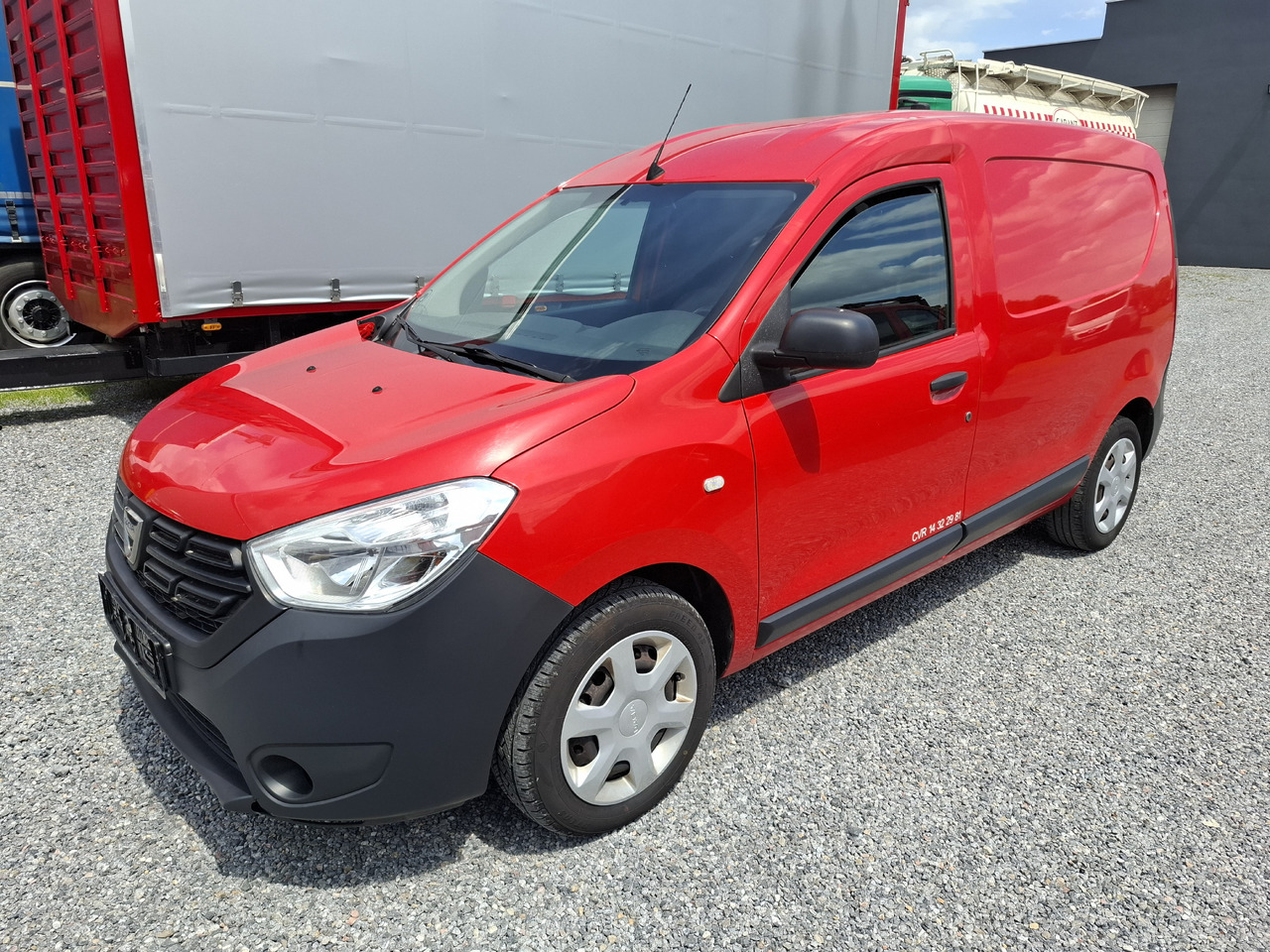 DACIA Dokker 1.5 DCI - Fourgon grand volume: photos 3 DACIA Dokker 1.5 DCI - Fourgon grand volume: photos 3