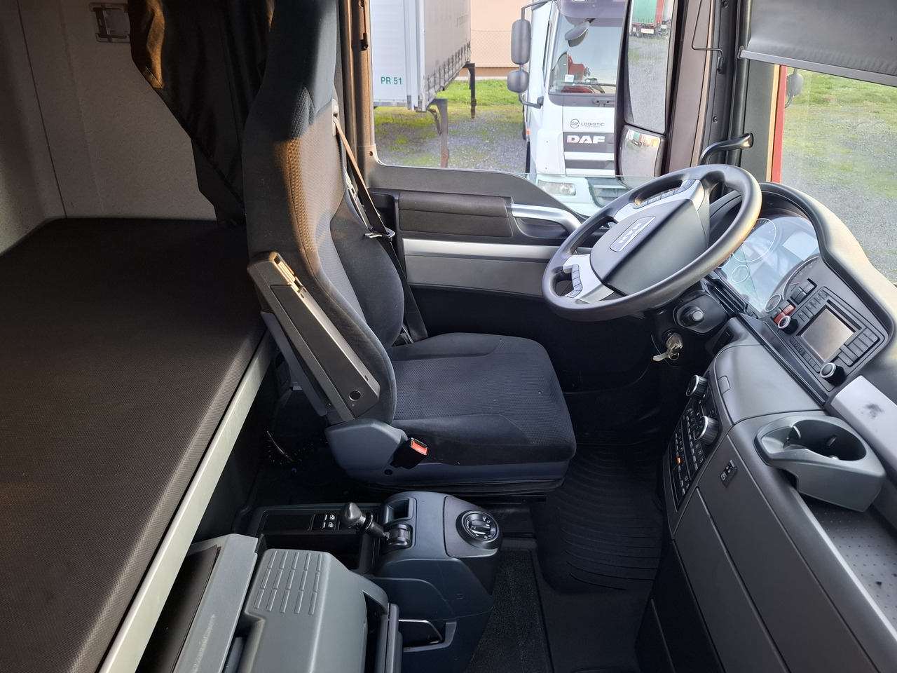 Camion à rideaux coulissants MAN TGX 26.440 E6 + SCHMITZ: photos 11