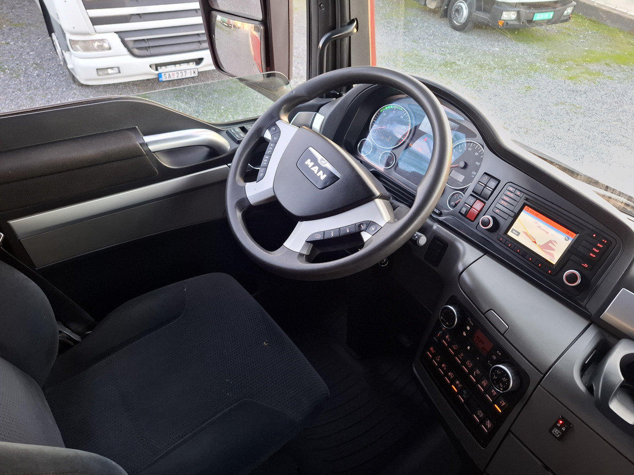 Camion à rideaux coulissants MAN TGX 26.440 E6 + SCHMITZ: photos 13