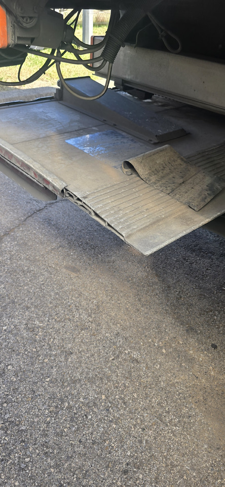 Camion frigorifique RENAULT: photos 6