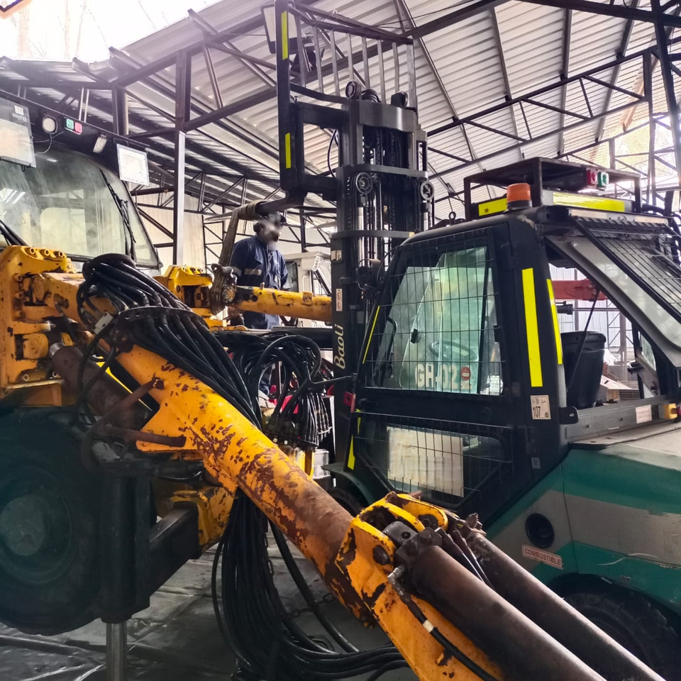 Machine d'exploitation minière EPIROC BOOMER 282S: photos 12 Machine d'exploitation minière EPIROC BOOMER 282S: photos 12