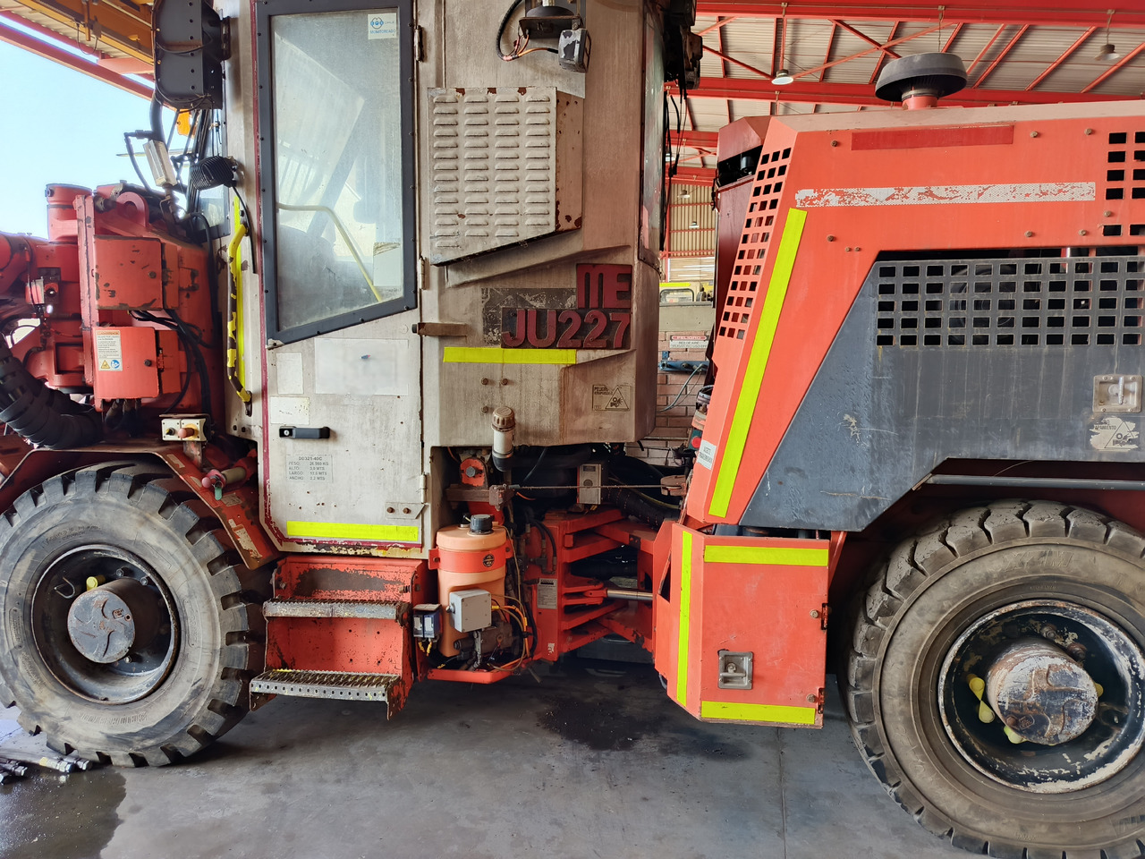 SANDVIK DD321-40C - Machine d'exploitation minière: photos 2 SANDVIK DD321-40C - Machine d'exploitation minière: photos 2