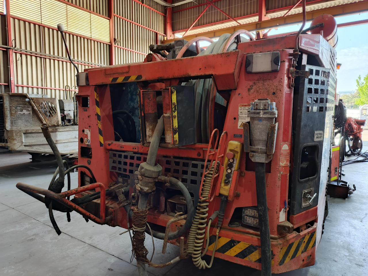 SANDVIK DD321-40C - Machine d'exploitation minière: photos 4 SANDVIK DD321-40C - Machine d'exploitation minière: photos 4