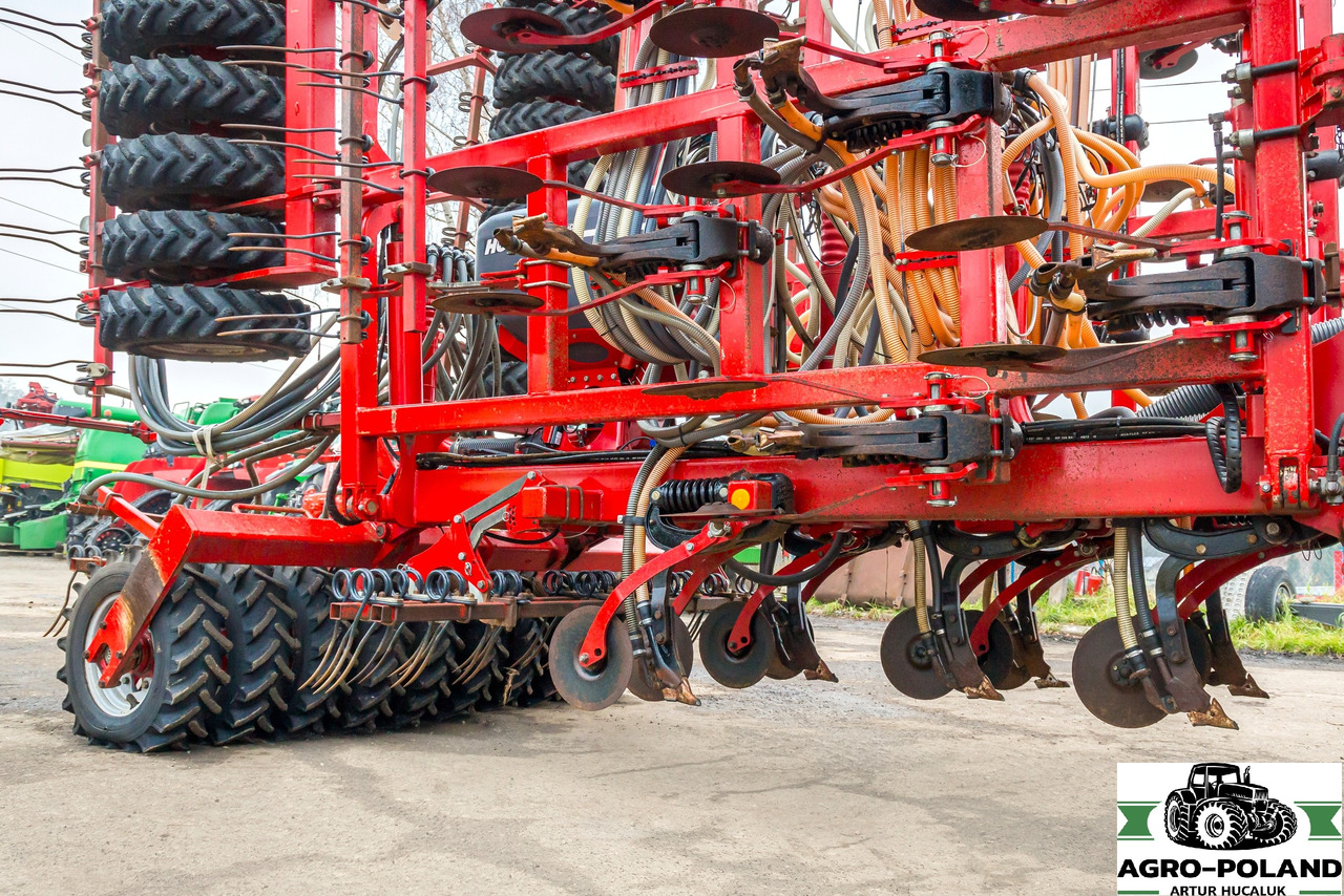 HORSCH 8 SW - 2014 ROK - 1194 H / 3928 HA - NAWOŻENIE - MiniDrill - Combiné de semis: photos 4 HORSCH 8 SW - 2014 ROK - 1194 H / 3928 HA - NAWOŻENIE - MiniDrill - Combiné de semis: photos 4
