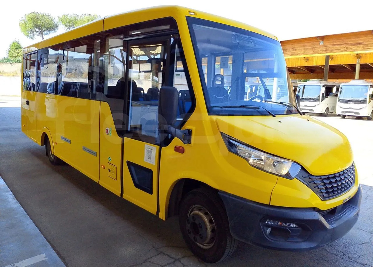 Iveco Indcar - Bus scolaire: photos 1 Iveco Indcar - Bus scolaire: photos 1