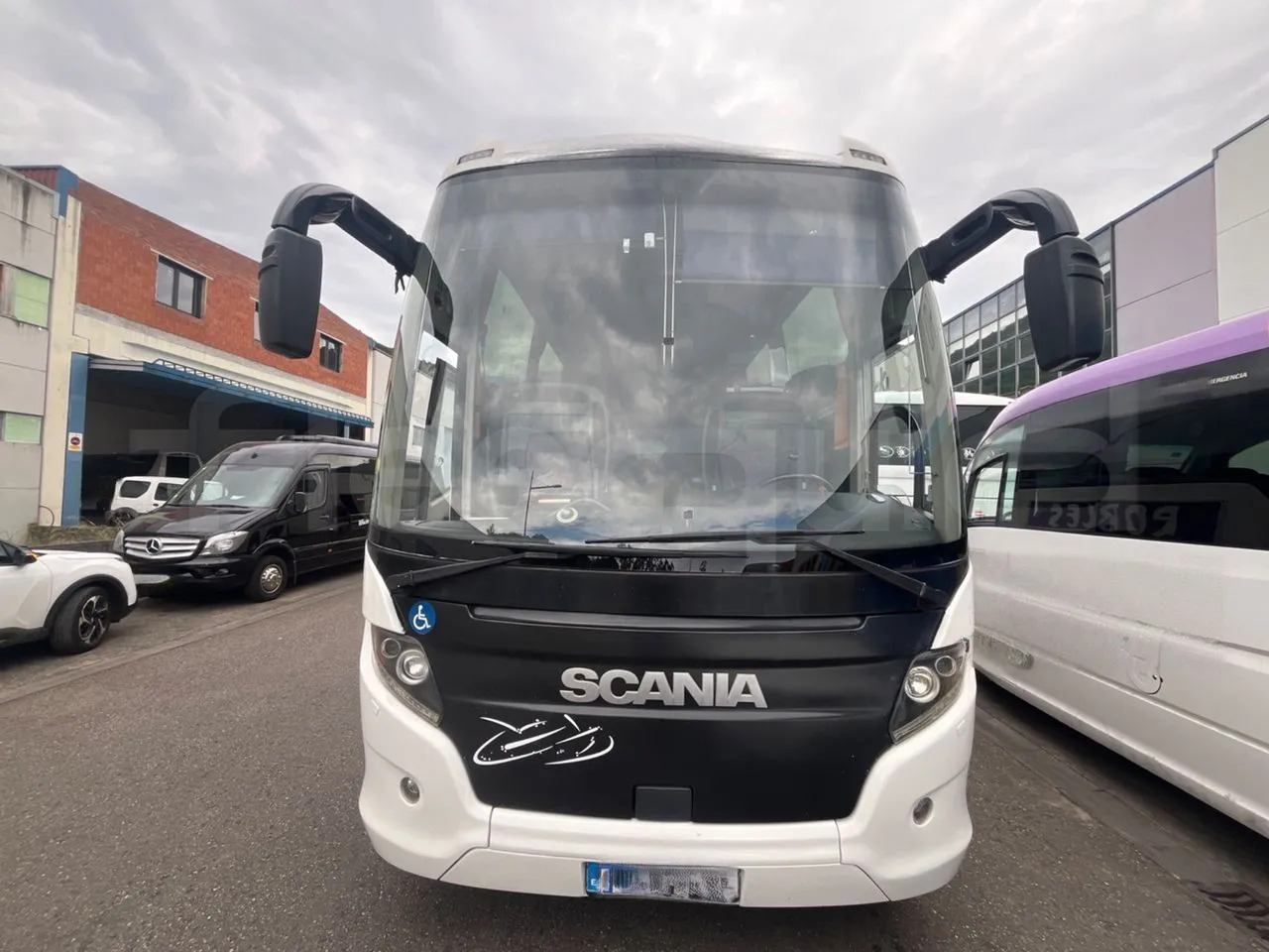 Scania Touring HD - Autocar: photos 2 Scania Touring HD - Autocar: photos 2