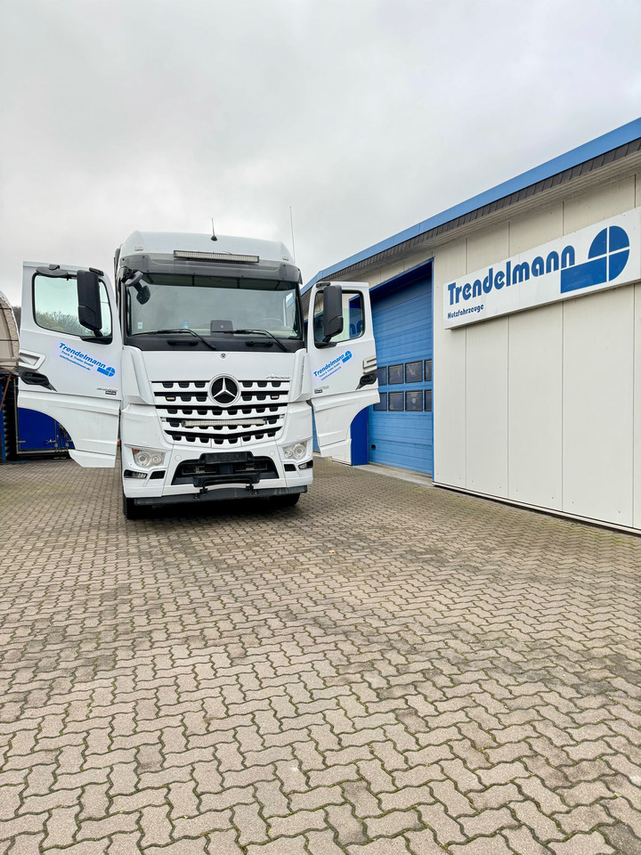Mercedes Arocs 3358 L 6x4 Radstand 4500 Arocs 3358 L 6x4 Blatt-Luft Gefedert - Camion grumier: photos 1 Mercedes Arocs 3358 L 6x4 Radstand 4500 Arocs 3358 L 6x4 Blatt-Luft Gefedert - Camion grumier: photos 1