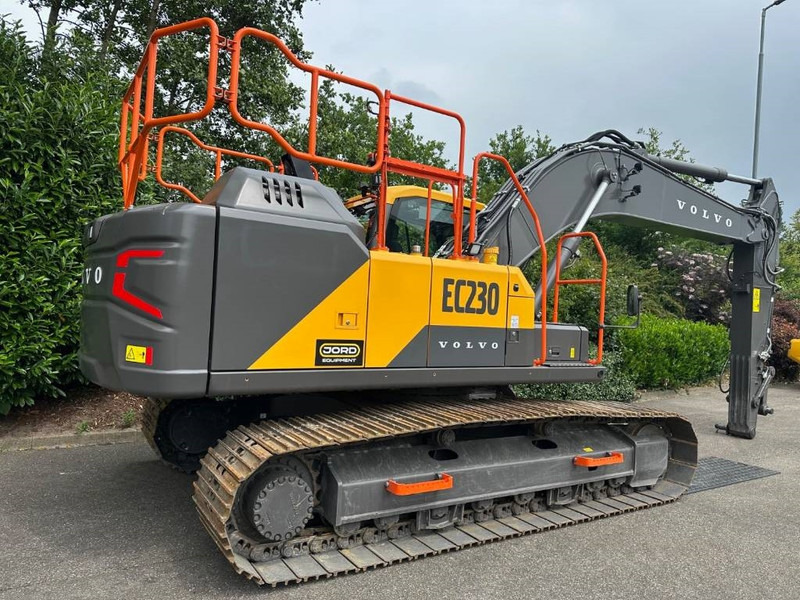 Volvo EC 220 EL - Pelle sur chenille: photos 4 Volvo EC 220 EL - Pelle sur chenille: photos 4