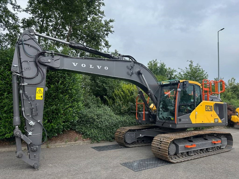 Volvo EC 220 EL - Pelle sur chenille: photos 3 Volvo EC 220 EL - Pelle sur chenille: photos 3