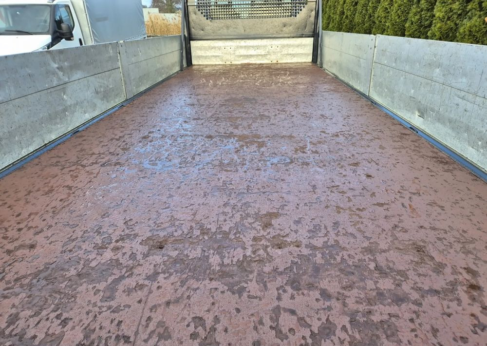 Iveco 65C15 3.0 150KM/ Skrzyniowy/ - Utilitaire plateau: photos 4 Iveco 65C15 3.0 150KM/ Skrzyniowy/ - Utilitaire plateau: photos 4