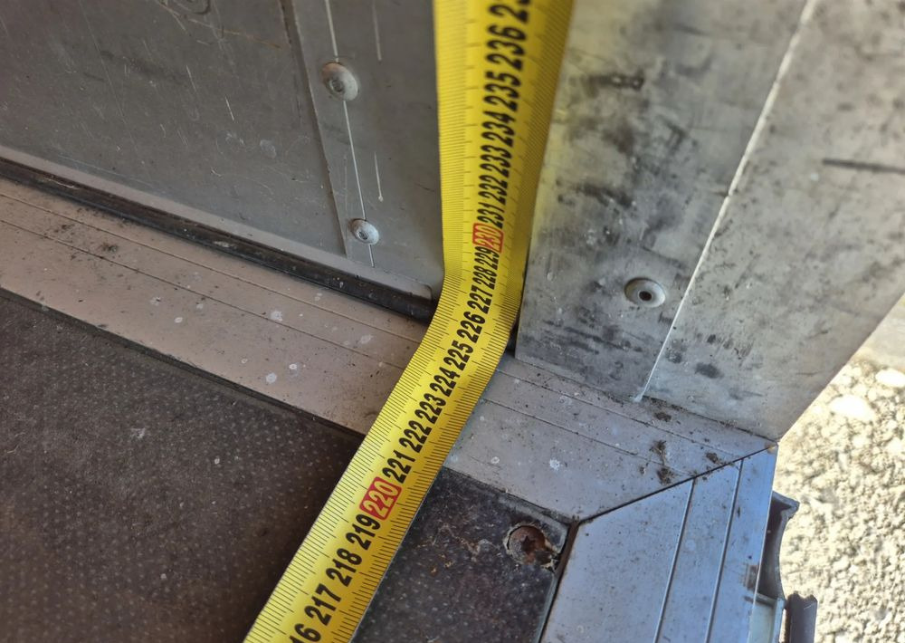 Utilitaire plateau Iveco Iveco 35c14 2.3 140KM Plandeka: photos 18 Utilitaire plateau Iveco Iveco 35c14 2.3 140KM Plandeka: photos 18