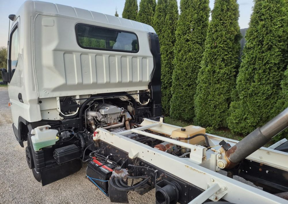 Mitsubishi Canter 3.0 - Utilitaire benne: photos 4 Mitsubishi Canter 3.0 - Utilitaire benne: photos 4